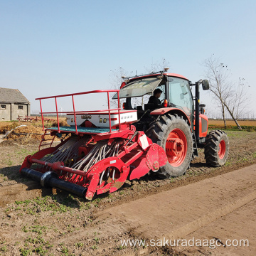 Planter with high precision seed metering device